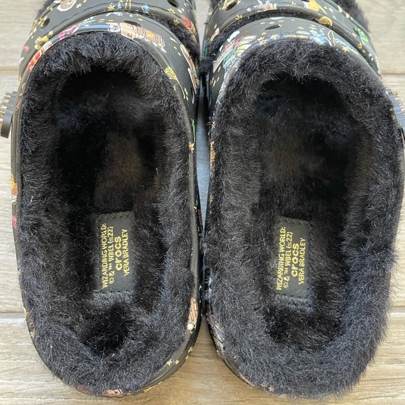 Crocs x Harry Potter x Vera Bradley Cozy fur lined sandals - Picture 7 of 10